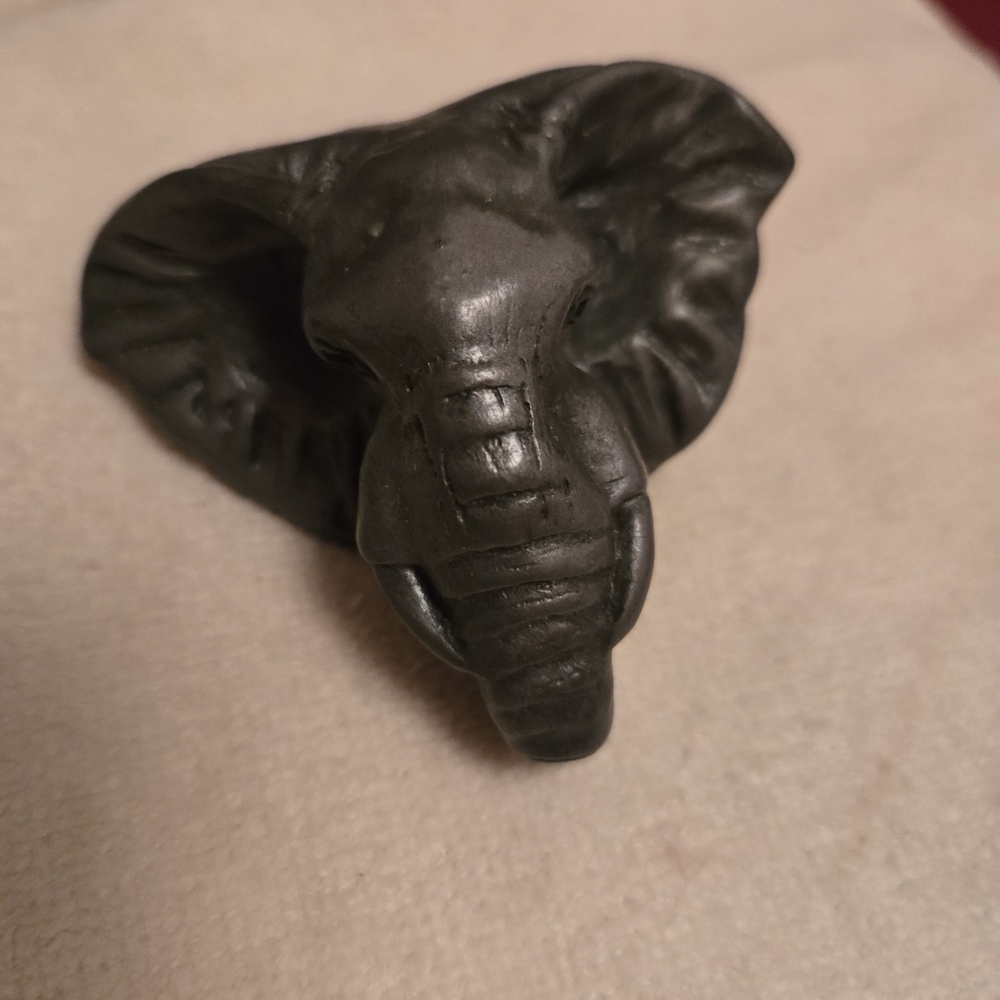Knob Hill Decorative ELEPHANT Drawer Handle/ Pull Piece in Dark Gray
